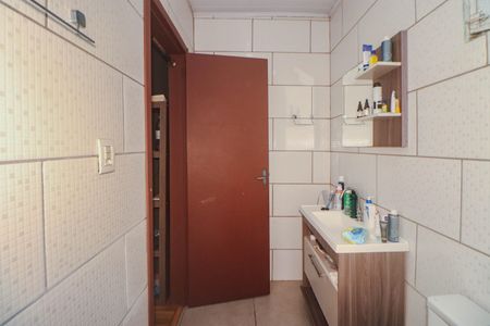 Casa à venda com 250m², 3 quartos e 5 vagasCasa Fundos - Banheiro da Suíte