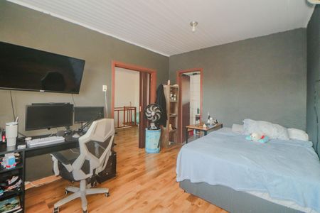 Casa à venda com 250m², 3 quartos e 5 vagasCasa Fundos - Suíte