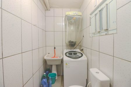 Casa à venda com 250m², 3 quartos e 5 vagasCasa Fundos - Área de Serviço