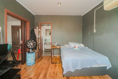 Casa à venda com 250m², 3 quartos e 5 vagasCasa Fundos - Suíte