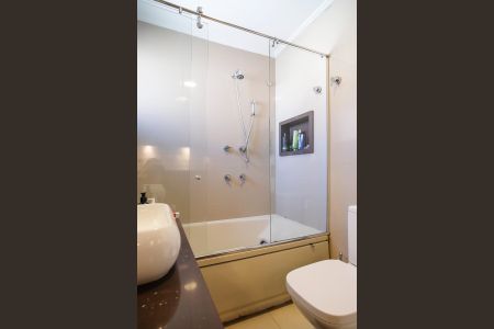 Apartamento à venda com 160m², 3 quartos e 2 vagasBanheiro da suíte