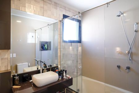 Apartamento à venda com 160m², 3 quartos e 2 vagasBanheiro da suíte