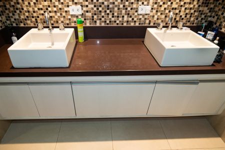 Apartamento à venda com 89m², 1 quarto e sem vaga Apartamento à venda com 89m², 1 quarto e sem vagaSuíte Banheiro