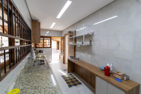 Casa à venda com 375m², 3 quartos e 4 vagas Casa à venda com 375m², 3 quartos e 4 vagasCozinha