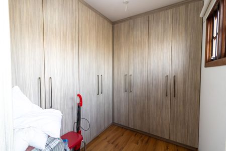 Casa à venda com 375m², 3 quartos e 4 vagas Casa à venda com 375m², 3 quartos e 4 vagasCloset da suíte