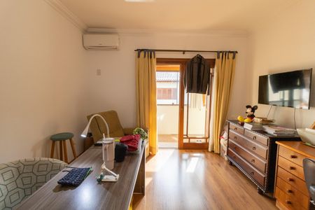 Casa à venda com 375m², 3 quartos e 4 vagas Casa à venda com 375m², 3 quartos e 4 vagasQuarto 2