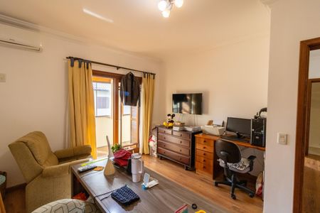 Casa à venda com 375m², 3 quartos e 4 vagas Casa à venda com 375m², 3 quartos e 4 vagasQuarto 2