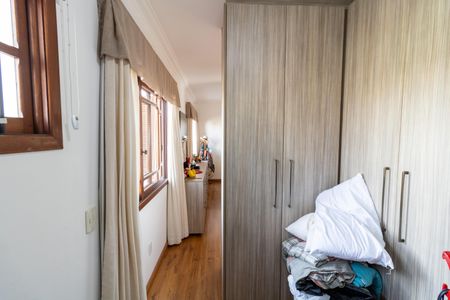 Casa à venda com 375m², 3 quartos e 4 vagas Casa à venda com 375m², 3 quartos e 4 vagasCloset da suíte