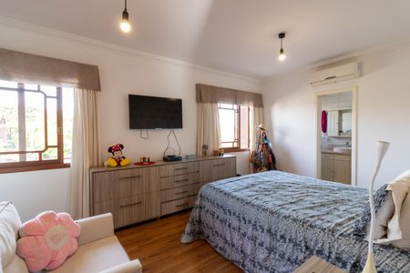 Casa à venda com 375m², 3 quartos e 4 vagas Casa à venda com 375m², 3 quartos e 4 vagasSuíte