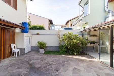 Casa à venda com 375m², 3 quartos e 4 vagas Casa à venda com 375m², 3 quartos e 4 vagasÁrea Externa