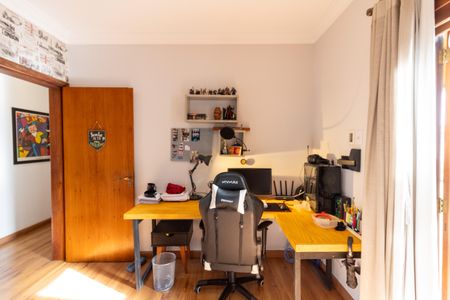 Casa à venda com 375m², 3 quartos e 4 vagas Casa à venda com 375m², 3 quartos e 4 vagasQuarto 1