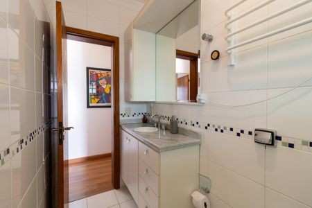 Casa à venda com 375m², 3 quartos e 4 vagas Casa à venda com 375m², 3 quartos e 4 vagasBanheiro