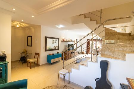 Casa à venda com 375m², 3 quartos e 4 vagas Casa à venda com 375m², 3 quartos e 4 vagasSala