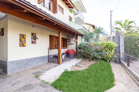 Casa à venda com 375m², 3 quartos e 4 vagas Casa à venda com 375m², 3 quartos e 4 vagasJardim