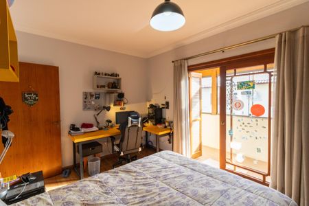 Casa à venda com 375m², 3 quartos e 4 vagas Casa à venda com 375m², 3 quartos e 4 vagasQuarto 1