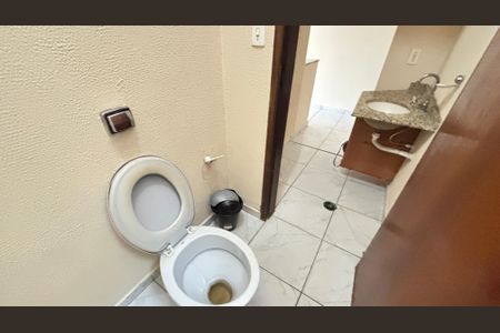 Casa à venda com 130m², 3 quartos e 3 vagas Casa à venda com 130m², 3 quartos e 3 vagasLavabo