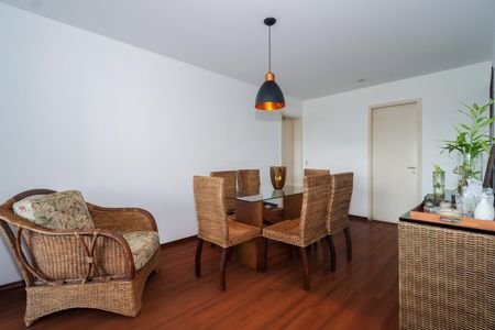 Apartamento à venda com 130m², 3 quartos e 3 vagasSala