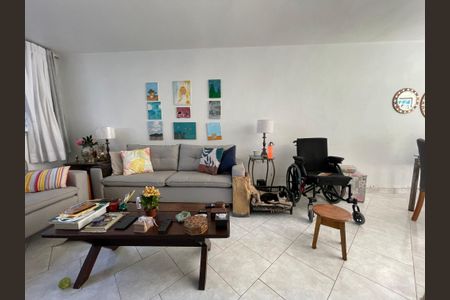 Casa à venda com 150m², 3 quartos e 1 vaga Casa à venda com 150m², 3 quartos e 1 vagaSala