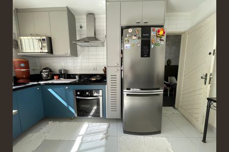 Casa à venda com 150m², 3 quartos e 1 vaga Casa à venda com 150m², 3 quartos e 1 vagaCozinha