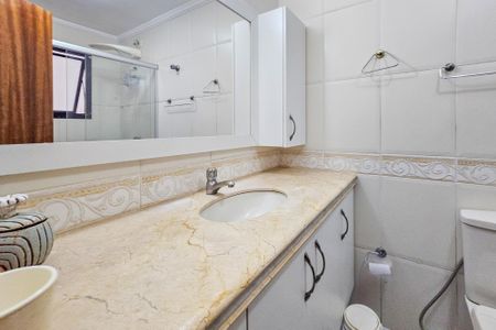 Apartamento para alugar com 164m², 4 quartos e 2 vagas Apartamento para alugar com 164m², 4 quartos e 2 vagasBanheiro da suíte