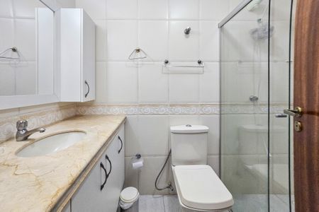 Apartamento para alugar com 164m², 4 quartos e 2 vagas Apartamento para alugar com 164m², 4 quartos e 2 vagasBanheiro da suíte
