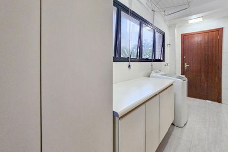 Apartamento para alugar com 164m², 4 quartos e 2 vagas Apartamento para alugar com 164m², 4 quartos e 2 vagasÁrea de serviço