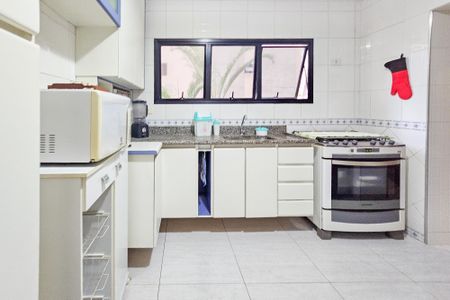 Apartamento para alugar com 164m², 4 quartos e 2 vagas Apartamento para alugar com 164m², 4 quartos e 2 vagasCozinha