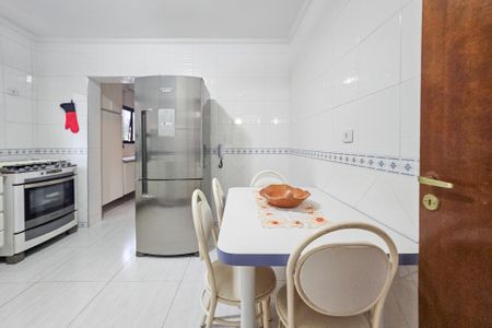 Apartamento para alugar com 164m², 4 quartos e 2 vagas Apartamento para alugar com 164m², 4 quartos e 2 vagasCozinha
