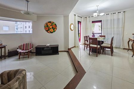 Apartamento para alugar com 164m², 4 quartos e 2 vagas Apartamento para alugar com 164m², 4 quartos e 2 vagasSala