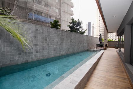 Apartamento à venda com 38m², 1 quarto e sem vaga Apartamento à venda com 38m², 1 quarto e sem vagaÁrea Comum - Piscina