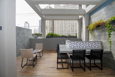 Apartamento à venda com 38m², 1 quarto e sem vaga Apartamento à venda com 38m², 1 quarto e sem vagaÁrea Comum - Piscina