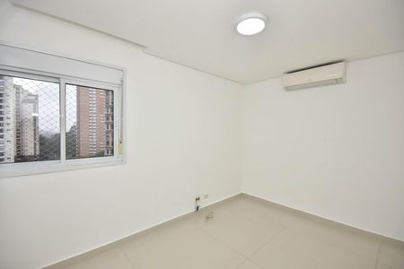 Apartamento à venda com 213m², 4 quartos e 4 vagasQuarto