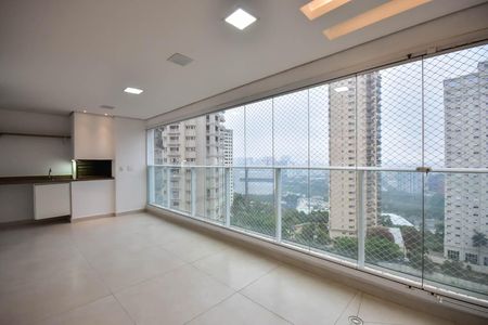 Apartamento à venda com 213m², 4 quartos e 4 vagasVaranda 2