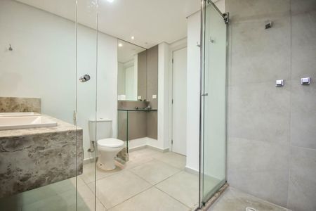 Apartamento à venda com 213m², 4 quartos e 4 vagasBanheiro Suíte 2
