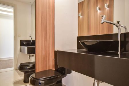 Apartamento à venda com 213m², 4 quartos e 4 vagasLavabo