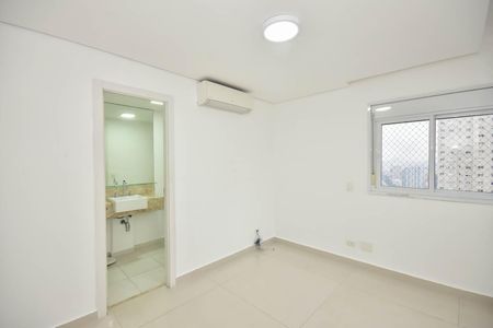 Apartamento à venda com 213m², 4 quartos e 4 vagasSuíte 1