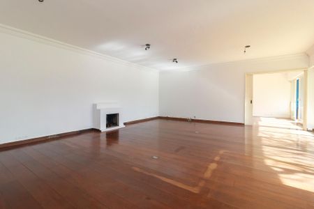 Casa à venda com 410m², 3 quartos e 2 vagasSala