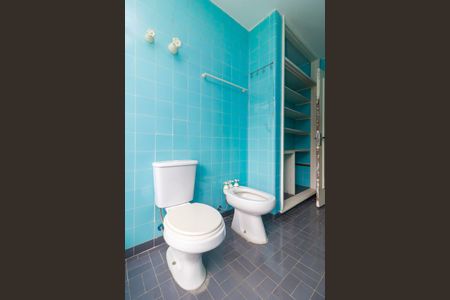 Casa à venda com 410m², 3 quartos e 2 vagasBanheiro da Suíte