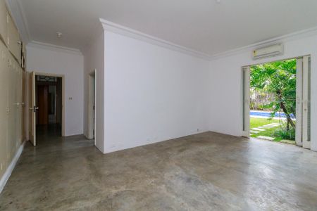 Casa à venda com 410m², 3 quartos e 2 vagasSuíte