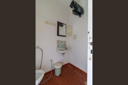 Casa à venda com 410m², 3 quartos e 2 vagasBanheiro de Serviço