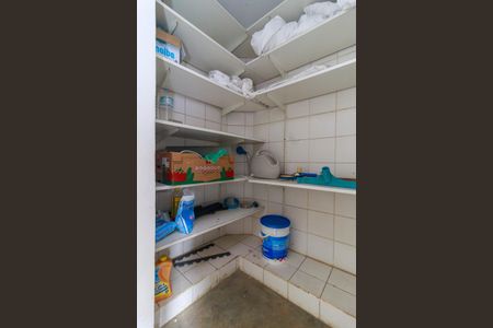 Casa à venda com 410m², 3 quartos e 2 vagasBanheiro de Serviço