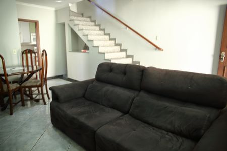 Casa à venda com 104m², 3 quartos e 2 vagasSala