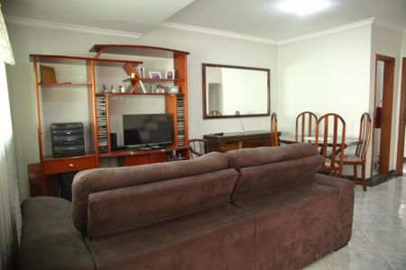 Casa à venda com 104m², 3 quartos e 2 vagasSala