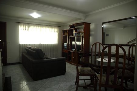 Casa à venda com 104m², 3 quartos e 2 vagasSala