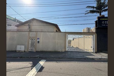 Casa à venda com 104m², 3 quartos e 2 vagasFachada