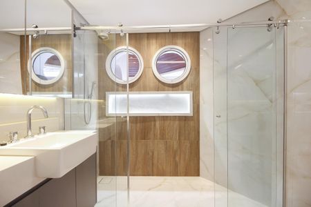 Casa de condomínio à venda com 320m², 7 quartos e 2 vagas Casa de condomínio à venda com 320m², 7 quartos e 2 vagasBanheiro Suíte 5