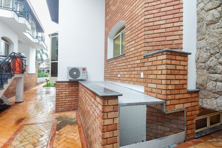 Casa de condomínio à venda com 320m², 7 quartos e 2 vagas Casa de condomínio à venda com 320m², 7 quartos e 2 vagasQuintal