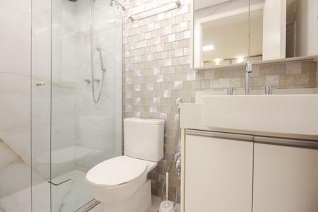 Casa de condomínio à venda com 320m², 7 quartos e 2 vagas Casa de condomínio à venda com 320m², 7 quartos e 2 vagasBanheiro Suíte 7