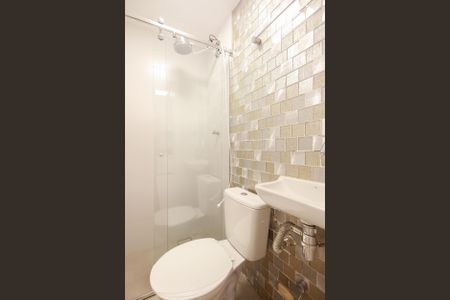 Casa de condomínio à venda com 320m², 7 quartos e 2 vagas Casa de condomínio à venda com 320m², 7 quartos e 2 vagasÁrea de Serviço - Banheiro de Serviço