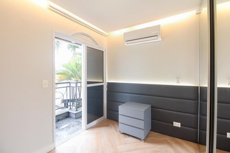 Casa de condomínio à venda com 320m², 7 quartos e 2 vagas Casa de condomínio à venda com 320m², 7 quartos e 2 vagasSuíte 4